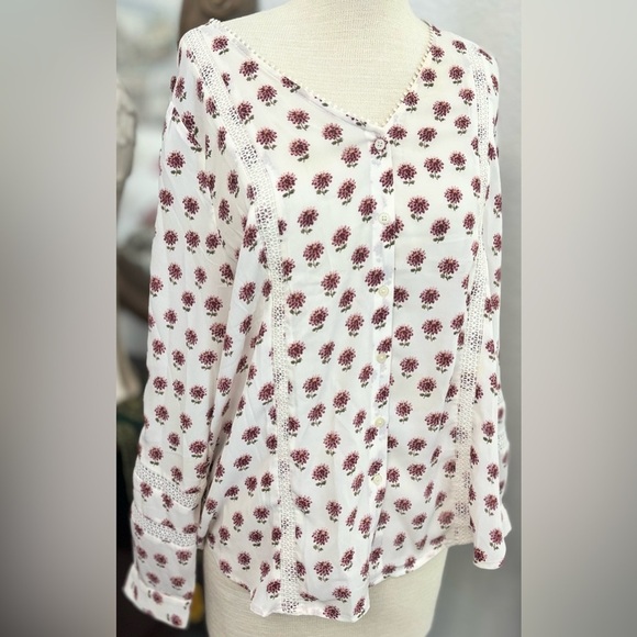 LOFT Tops - Loft Floral Pattern V-Neck Button Down Blouse Crochet Accents Boho Size Large